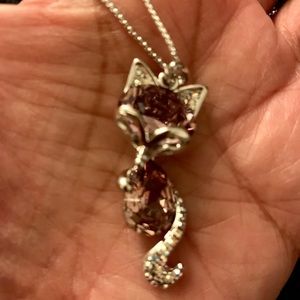 Cat pendant with necklace